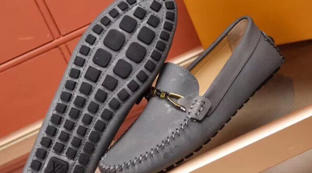 z1187010722783 33623d2708737c1f4f3f0bfc6d2eb87d 1024x568 - Gi&agrave;y nam Louis Vuitton si&ecirc;u cấp VIP &ndash; GNLV0212