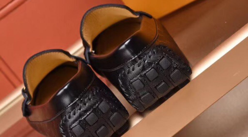 z1187010729323 f8827acf68419edd4e395998ae410885 1024x568 - Gi&agrave;y nam Louis Vuitton si&ecirc;u cấp VIP &ndash; GNLV0211
