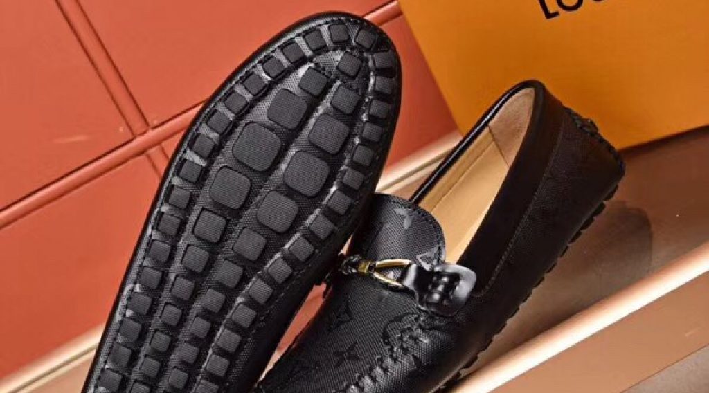 z1187010729324 cdb8afad99c018eed17f1a6c879e230a 1024x568 - Gi&agrave;y nam Louis Vuitton si&ecirc;u cấp VIP &ndash; GNLV0211