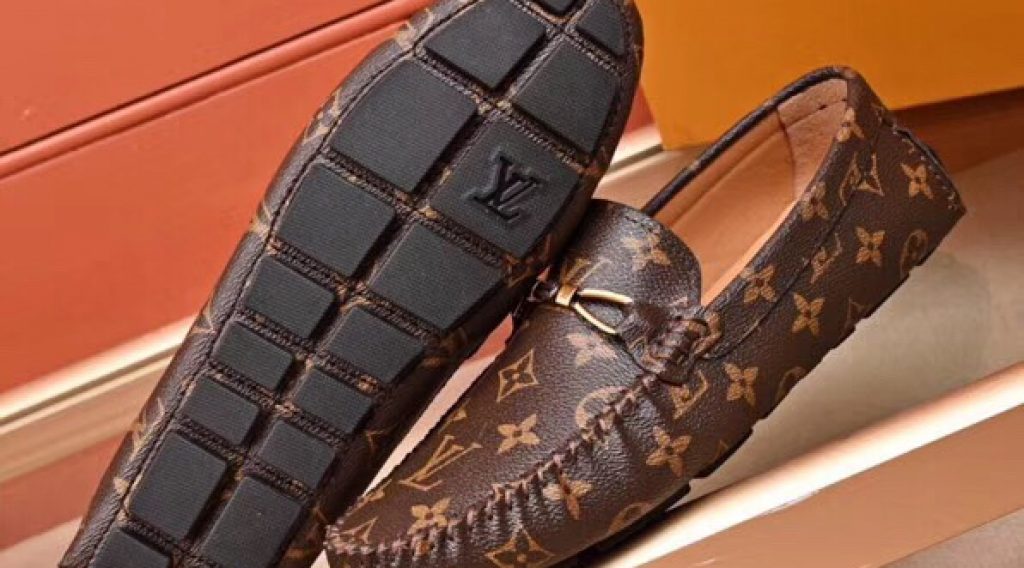 z1187010739333 95d4600c175bdc129bcd8e83c2f54f78 1024x568 - Gi&agrave;y nam Louis Vuitton si&ecirc;u cấp VIP &ndash; GNLV0210