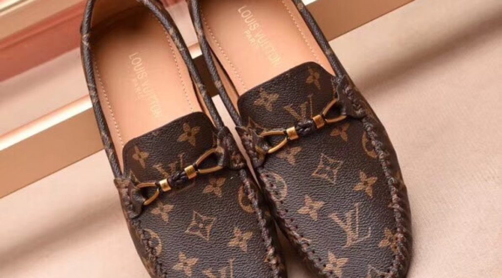 z1187010739597 eacdbaf039c2a881f7b5a825d945c95c 1024x568 - Gi&agrave;y nam Louis Vuitton si&ecirc;u cấp VIP &ndash; GNLV0210