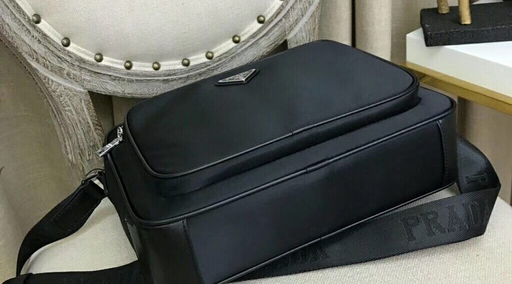 19152353d84f3f11665e 1024x568 - T&uacute;i X&aacute;ch Nam Prada Si&ecirc;u Cấp MSPD0089