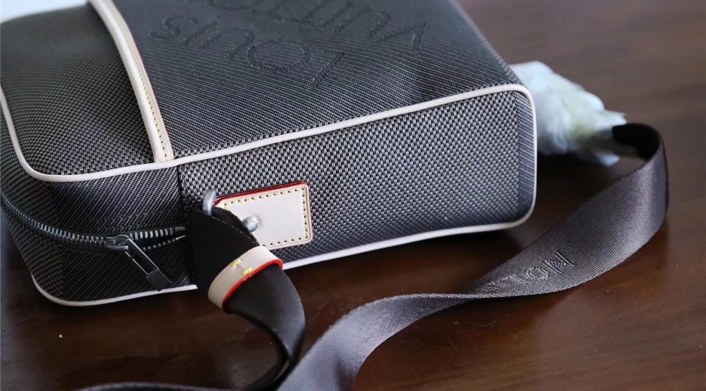 Túi Xách Nam Louis Vuitton Siêu Cấp 2d3e9ba360d2878cdec3 1024x568 - Túi Xách Nam Louis Vuitton Siêu Cấp MSLV0082