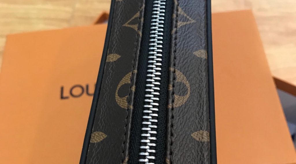 666daab65cfbbba5e2ea 1024x568 - T&uacute;i X&aacute;ch Nam Louis Vuitton Si&ecirc;u Cấp MSLV0051