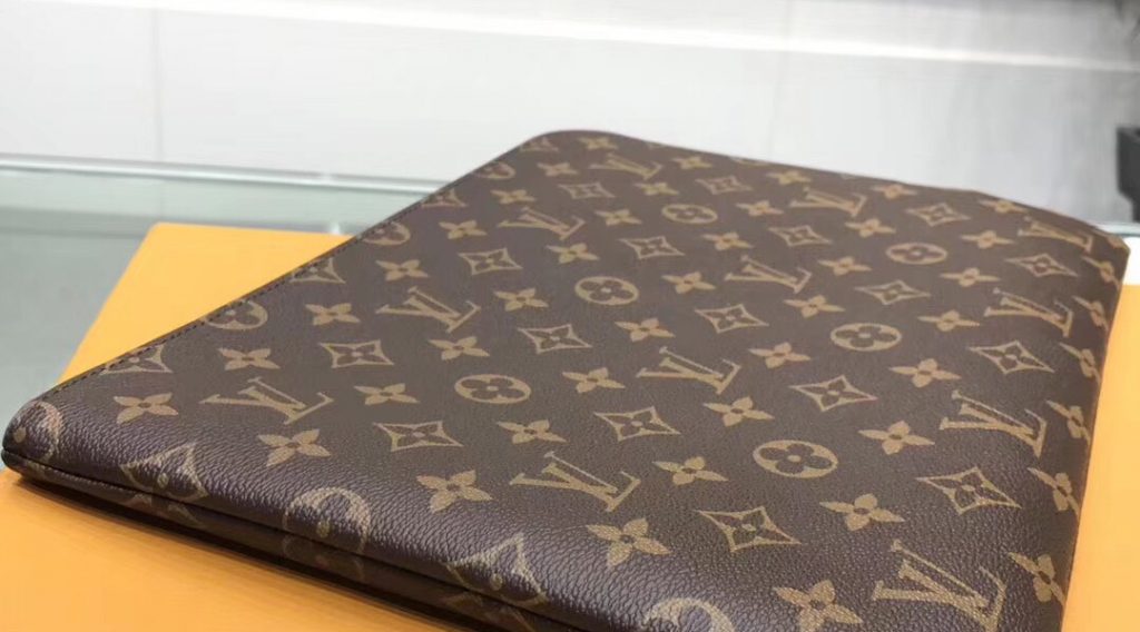 7857c2f3dd43391d6052 1024x568 - V&iacute; Nam Louis Vuitton Si&ecirc;u Cấp MSLV0032