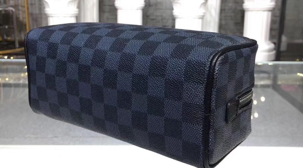 81d879c882b965e73ca8 Copy 1024x568 - T&uacute;i X&aacute;ch Nam Louis Vuitton Si&ecirc;u Cấp MSLV0084