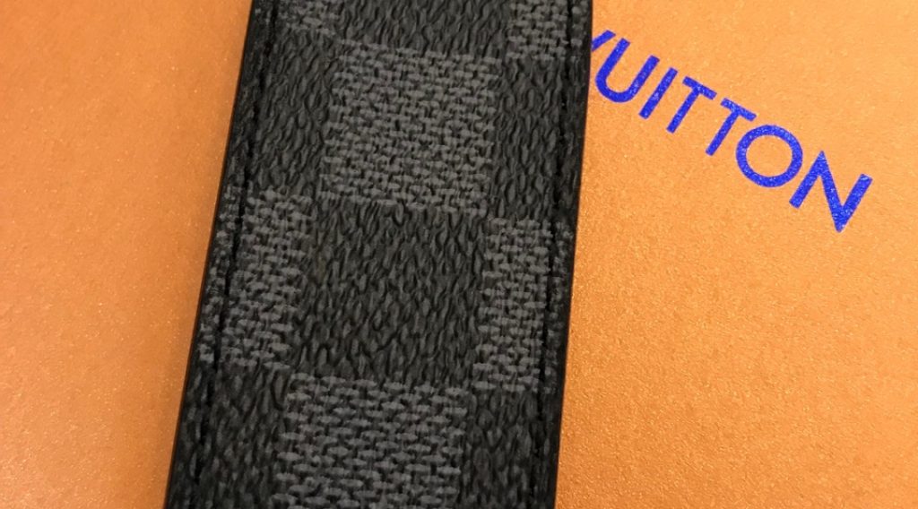 8d4e601de550020e5b41 1024x568 - Thắt Lưng Nam Louis Vuitton Si&ecirc;u Cấp  MSLV0047