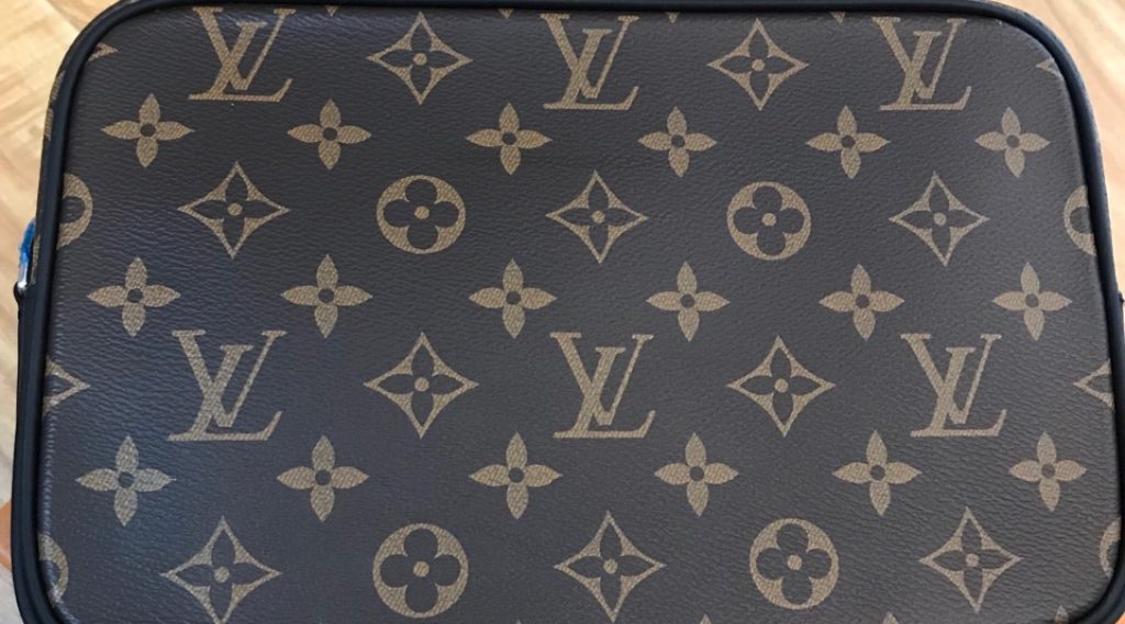 8f3d7aec8ca16bff32b0 Copy 1024x568 - T&uacute;i X&aacute;ch Nam Louis Vuitton Si&ecirc;u Cấp MSLV0051
