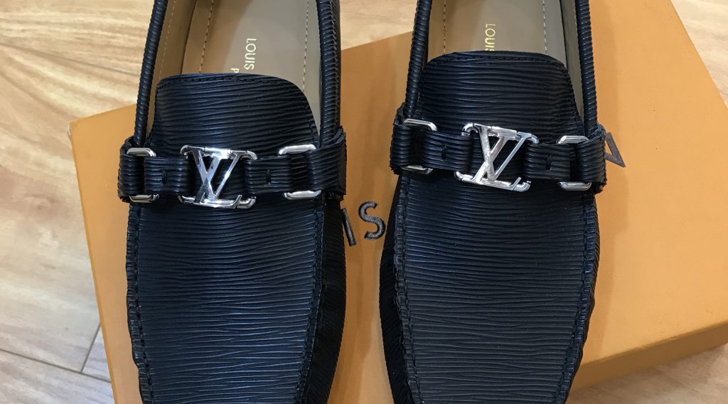 992014928ffc68a231ed 1024x568 - Gi&agrave;y Nam Louis Vuitton Si&ecirc;u Cấp MSLV0080