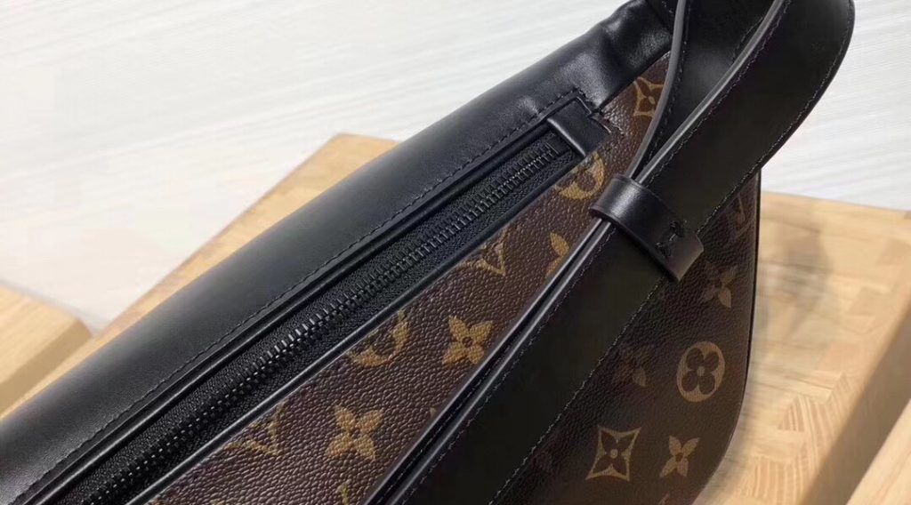 c4da3eb02100c55e9c11 1024x568 - T&uacute;i X&aacute;ch Nam Louis Vuitton Si&ecirc;u Cấp MSLV0033