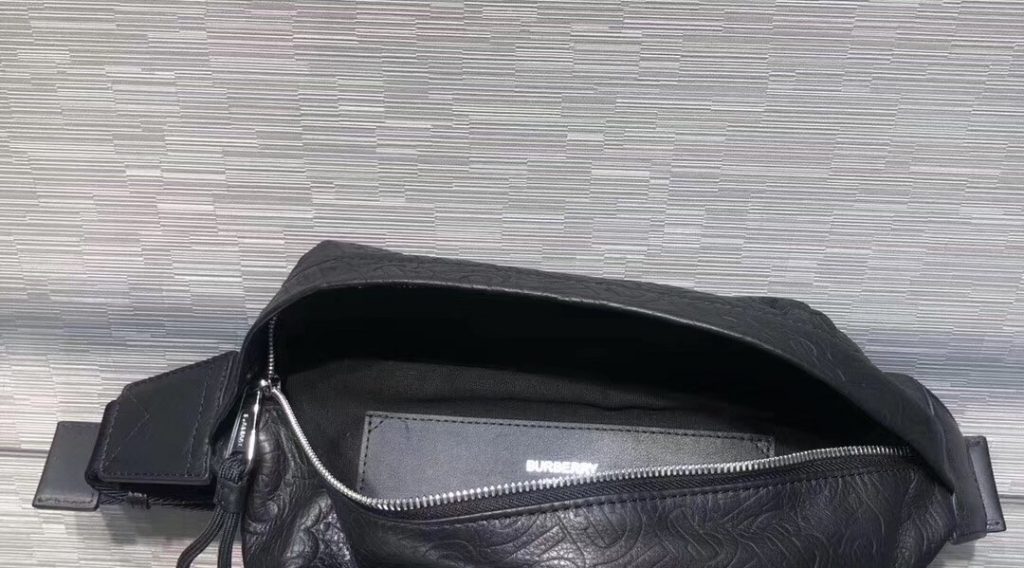 d5f13f5f23efc7b19efe 1024x568 - T&uacute;i X&aacute;ch Nam Burberry Si&ecirc;u Cấp MSBB0033