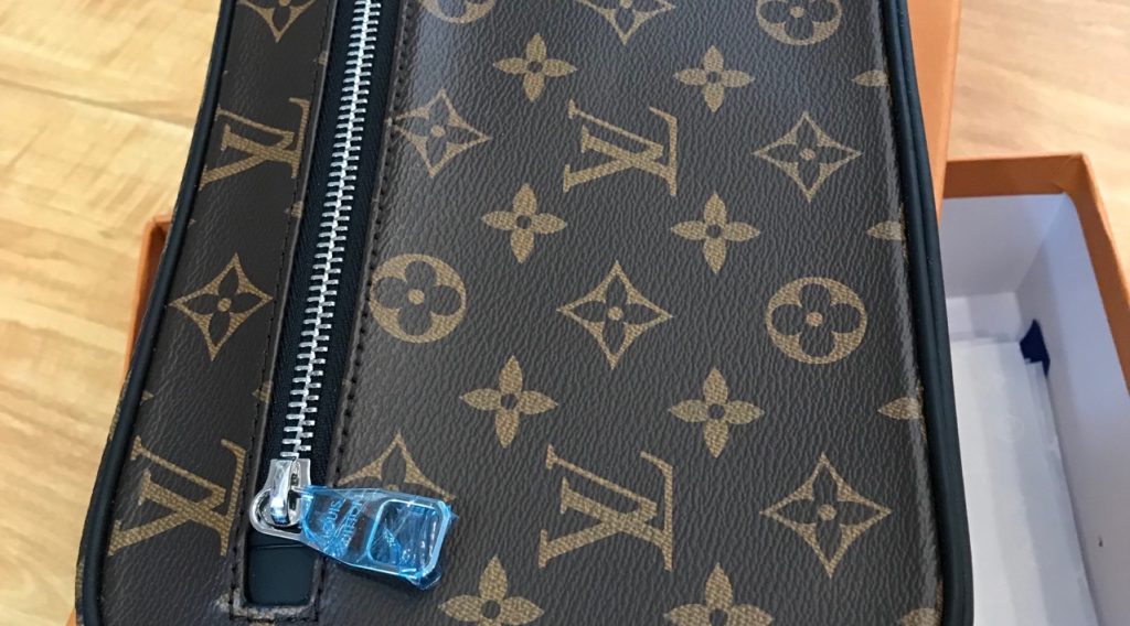 e1c82d66db2b3c75653a Copy 1024x568 - T&uacute;i X&aacute;ch Nam Louis Vuitton Si&ecirc;u Cấp MSLV0051