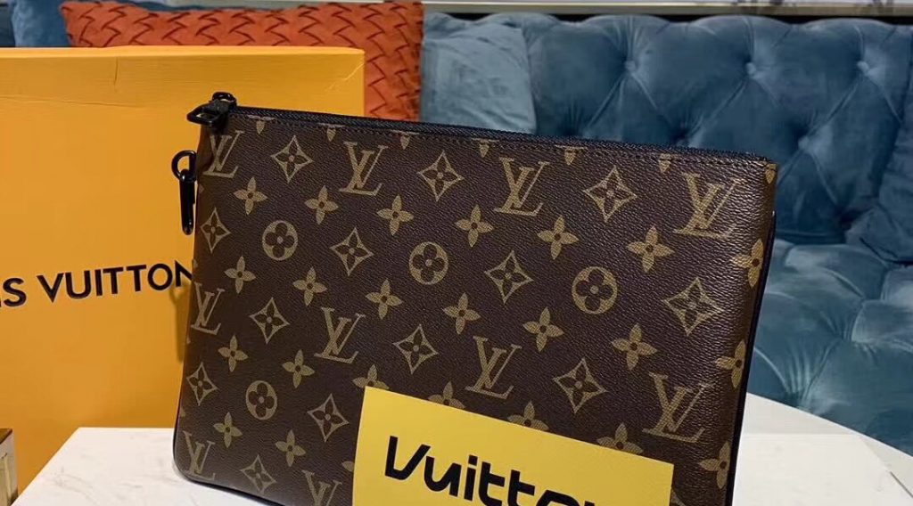 f598d6b9af094b571218 1024x568 - V&iacute; Nam Louis Vuitton Si&ecirc;u Cấp MSLV0032
