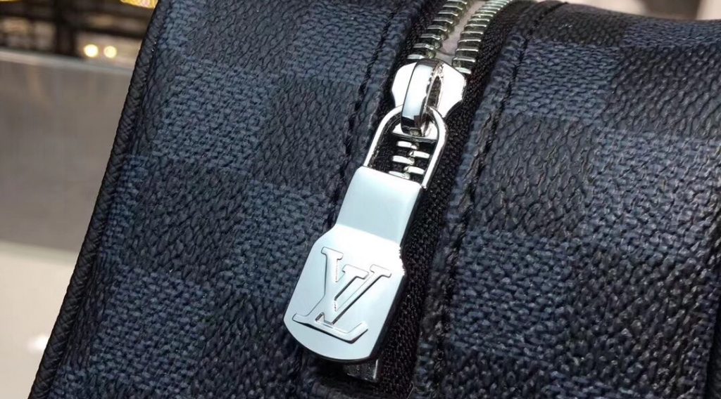 f5f7dbe52094c7ca9e85 Copy 1024x568 - T&uacute;i X&aacute;ch Nam Louis Vuitton Si&ecirc;u Cấp MSLV0084