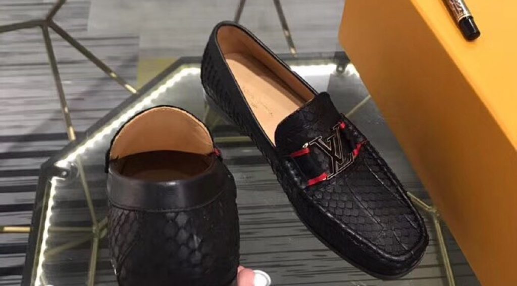 2f8d85841c63fb3da272 1024x568 - Gi&agrave;y Nam Louis Vuitton Si&ecirc;u  Cấp  MSLV0110