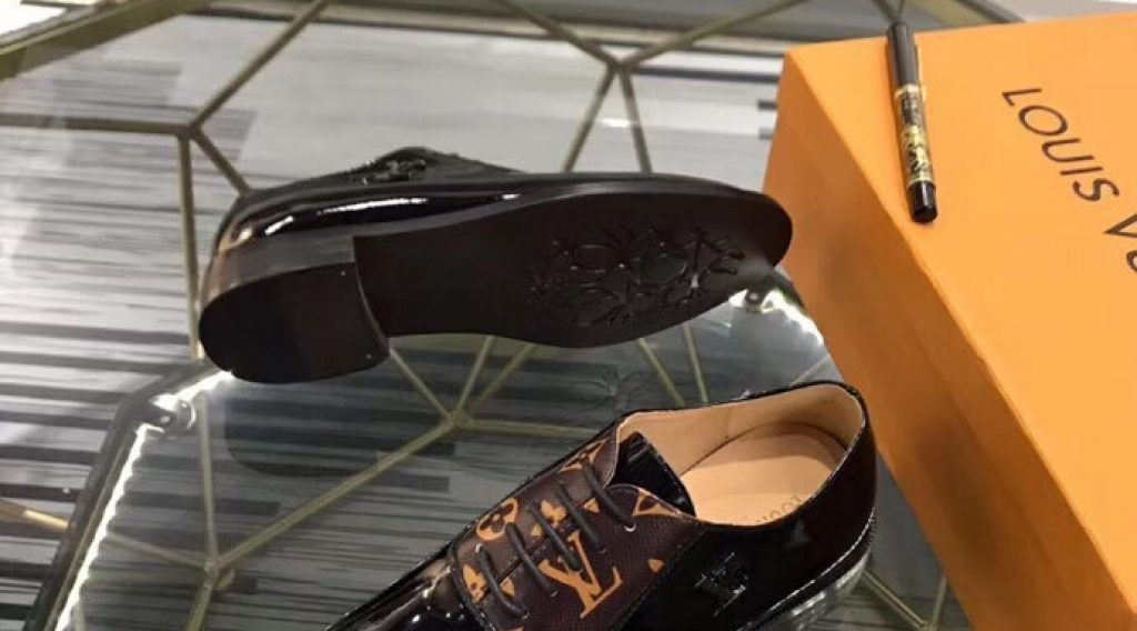 3579ddbb475ca002f94d 1024x568 - Gi&agrave;y Nam Louis Vuitton Si&ecirc;u Cấp MSLV0109