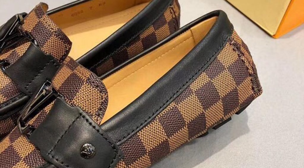 53da8a3a07f7e0a9b9e6 1024x568 - Gi&agrave;y Nam Louis Vuitton Si&ecirc;u Cấp MSLV0103