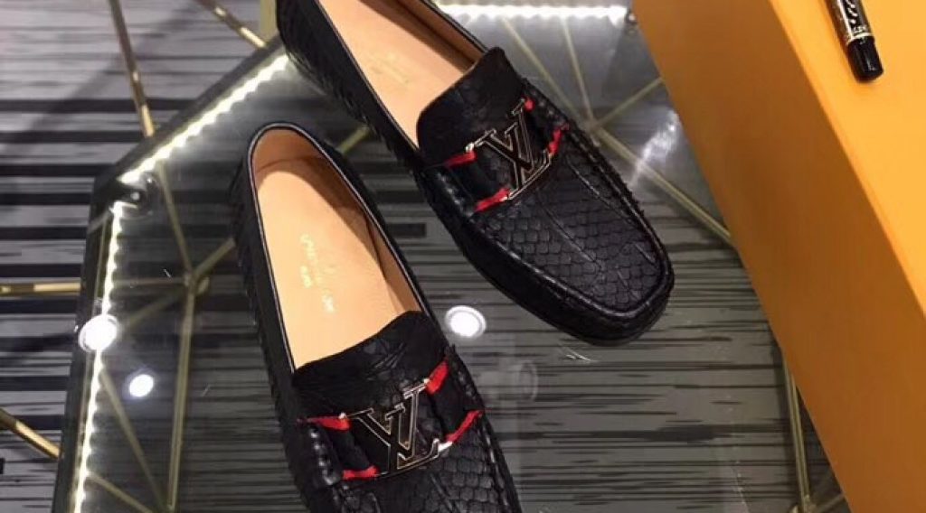 88c3f6ca6f2d8873d13c 1024x568 - Gi&agrave;y Nam Louis Vuitton Si&ecirc;u  Cấp  MSLV0110