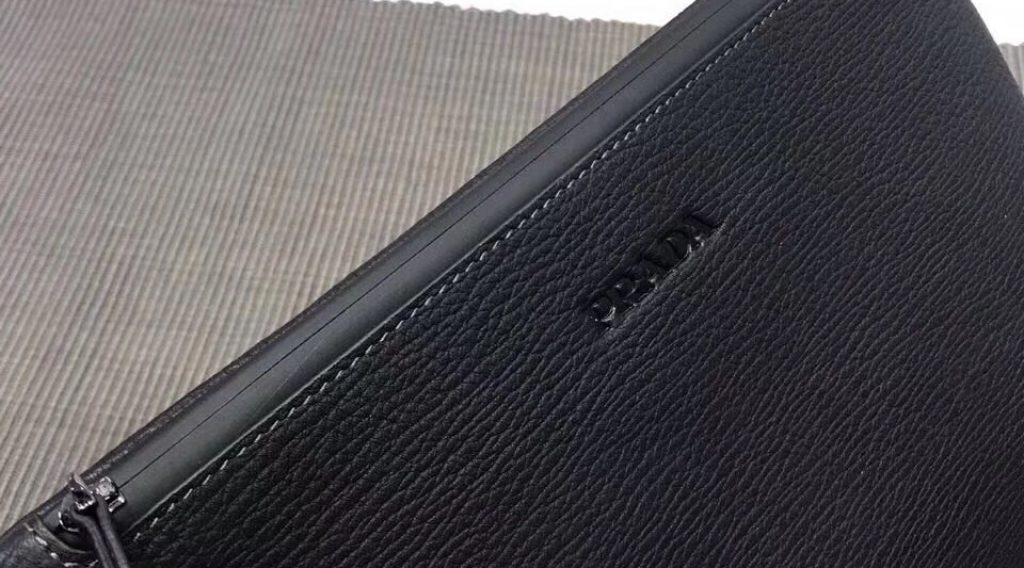 9c91649ce8510f0f5640 Copy 1024x568 - T&uacute;i Nam Prada Si&ecirc;u Cấp MSPD0101