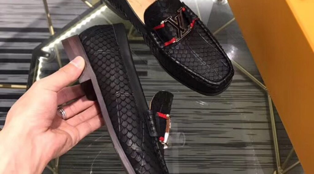 ad8a14838d646a3a3375 1024x568 - Gi&agrave;y Nam Louis Vuitton Si&ecirc;u  Cấp  MSLV0110
