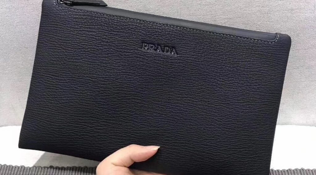 b1107a1ef6d3118d48c2 Copy 1024x568 - T&uacute;i Nam Prada Si&ecirc;u Cấp MSPD0101