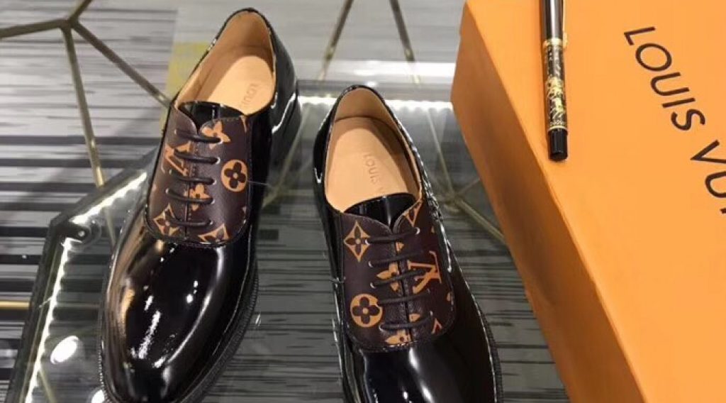 b46518a48243651d3c52 1024x568 - Gi&agrave;y Nam Louis Vuitton Si&ecirc;u Cấp MSLV0109