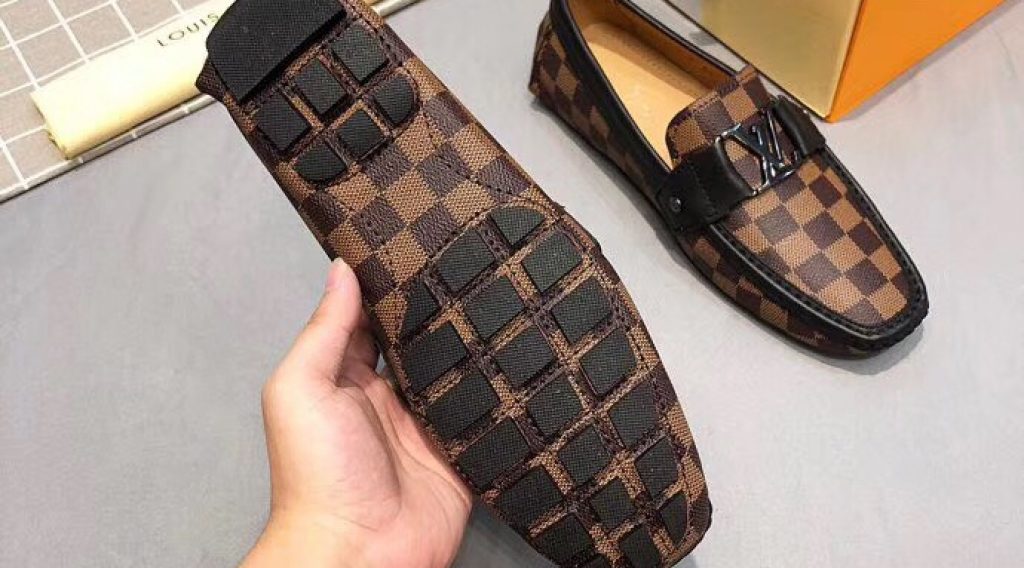 c19cf57c78b19fefc6a0 1024x568 - Gi&agrave;y Nam Louis Vuitton Si&ecirc;u Cấp MSLV0103