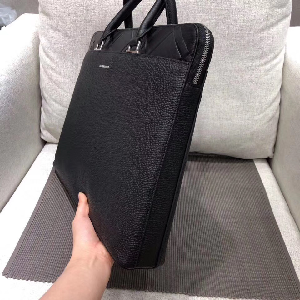 34898b75d36d2e33777c - T&Uacute;I X&Aacute;CH NAM BURBERRY SI&Ecirc;U CẤP TXNBBR1120