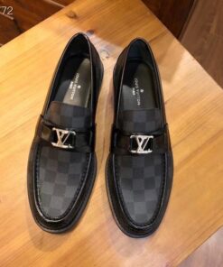 Giày nam Louis Vuitton Siêu Cấp MSLV1160 732e6b7016fbeba5b2ea 247x296 - Giày nam Louis Vuitton Siêu Cấp MSLV1160