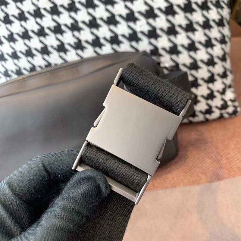 7f798c32e7a81af643b9 - T&uacute;i x&aacute;ch nam Bottega Veneta Si&ecirc;u Cấp TXNSC1163