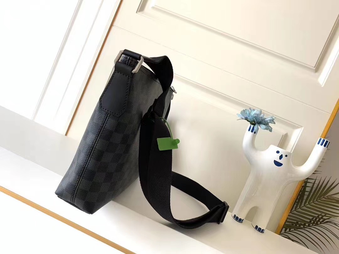 Túi xách nam Louis vuitton siêu cấp 92dbd5b742f0beaee7e1 - Túi xách nam Louis Vuitton Siêu Cấp TXNLV1191