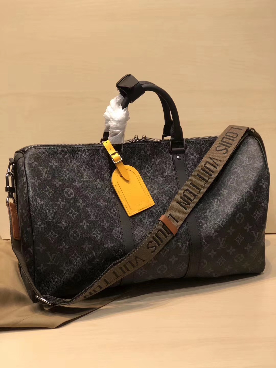 Túi xách nam Louis Vuitton siêu cấp db24365fdea423fa7ab5 - Túi xách nam Louis Vuitton Siêu Cấp TXNLV1150