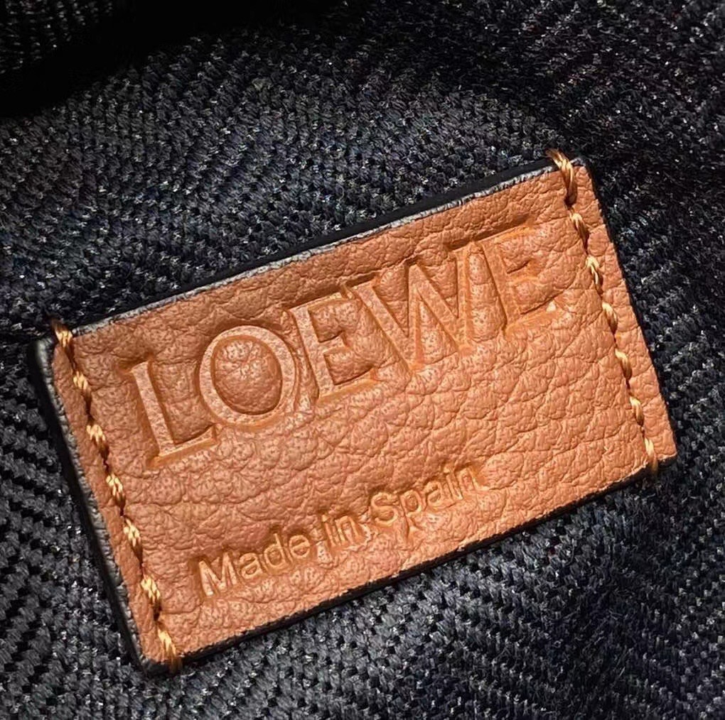 82fdff99240fd851811e - T&uacute;i x&aacute;ch nam Loewe Si&ecirc;u Cấp TXNSC1241