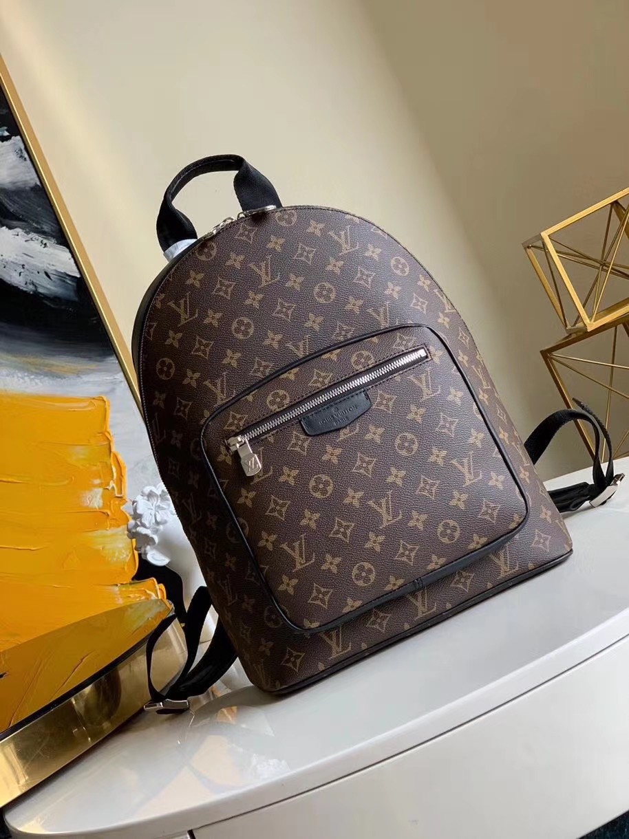 z2126966916997 05074272717b36eccee9035a8ecd650e - T&uacute;i x&aacute;ch nam Louis Vuitton Si&ecirc;u cấp TXNSC1382