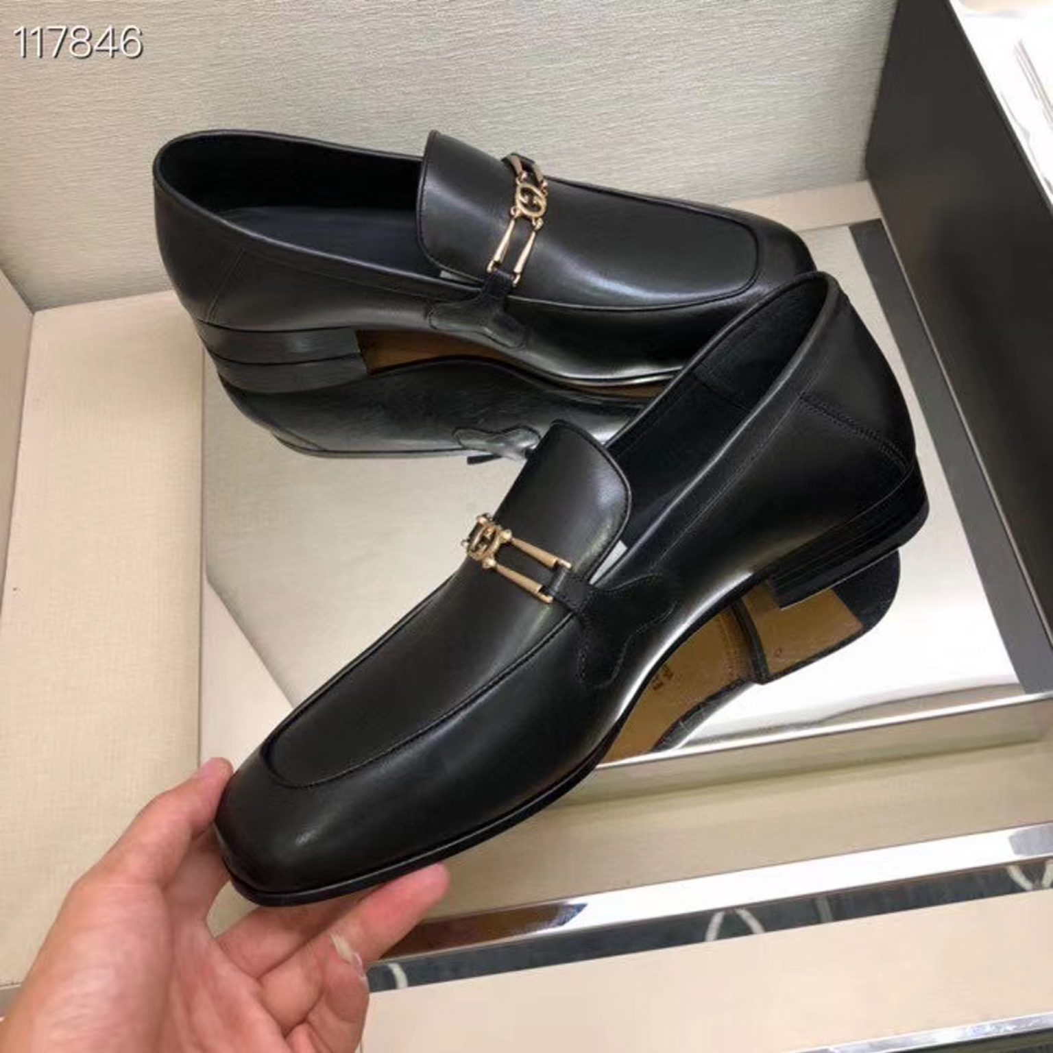 z2156476784308 b9244d967a64df1645a0bc37067a717c 1536x1536 - Giày nam Gucci siêu cấp MSSC1403