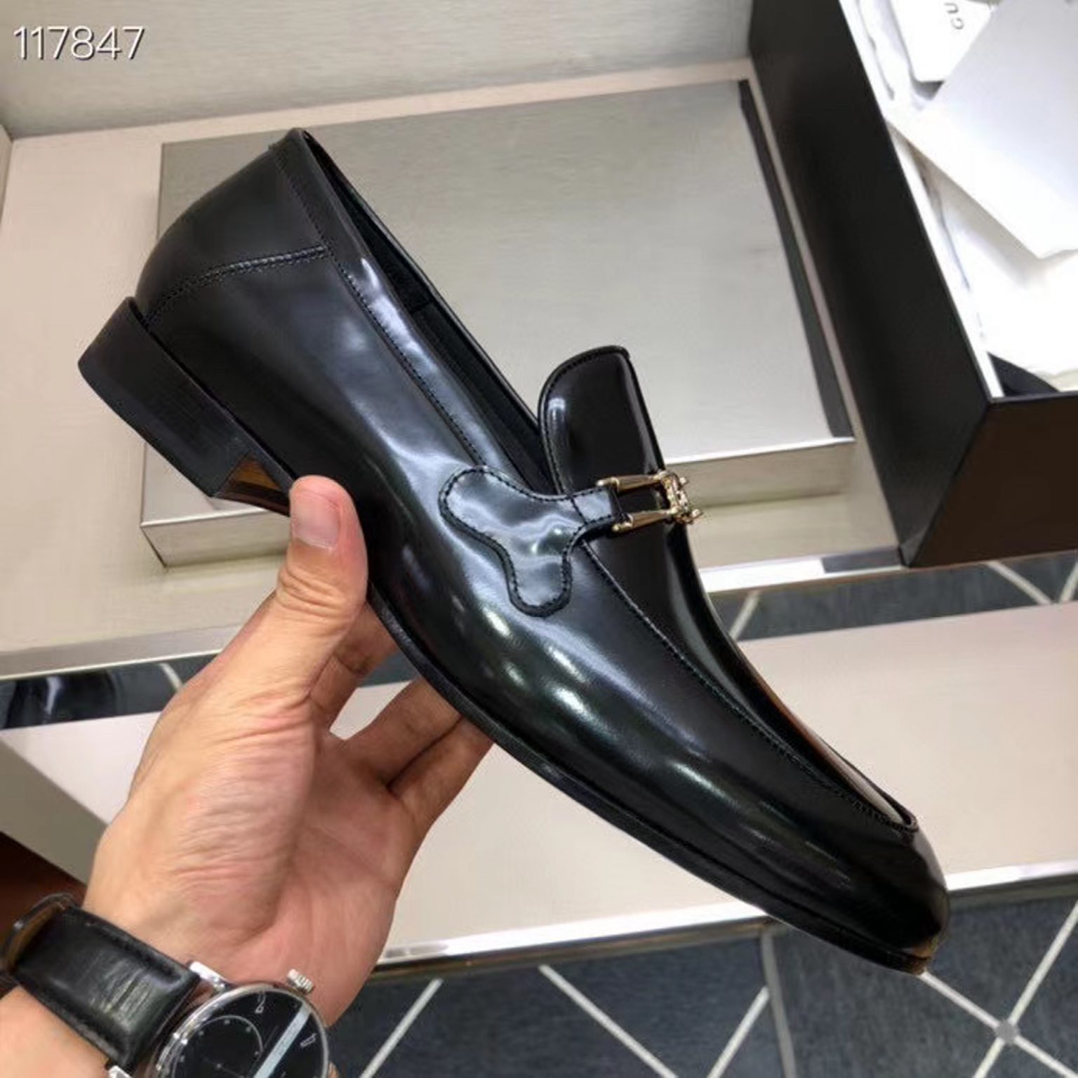 z2156477364459 66e9947a959b9253c01923068373175f 1536x1536 - Giày nam Gucci siêu cấp MSSC1404