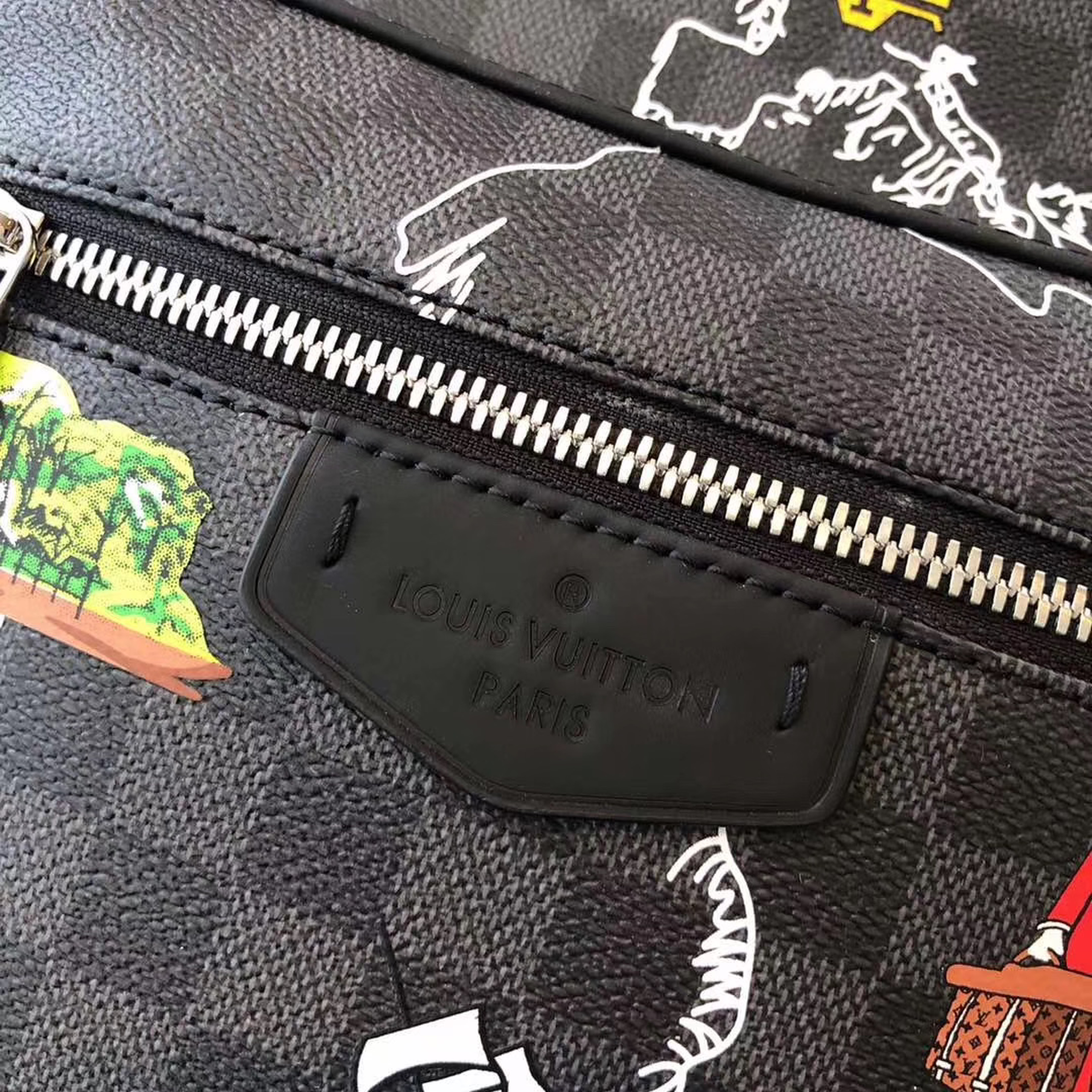 z2160506599324 020ca7102a1b9be97c2f8b640a4cb390 - T&uacute;i x&aacute;ch nam Louis Vuitton Si&ecirc;u cấp TXNSC1418