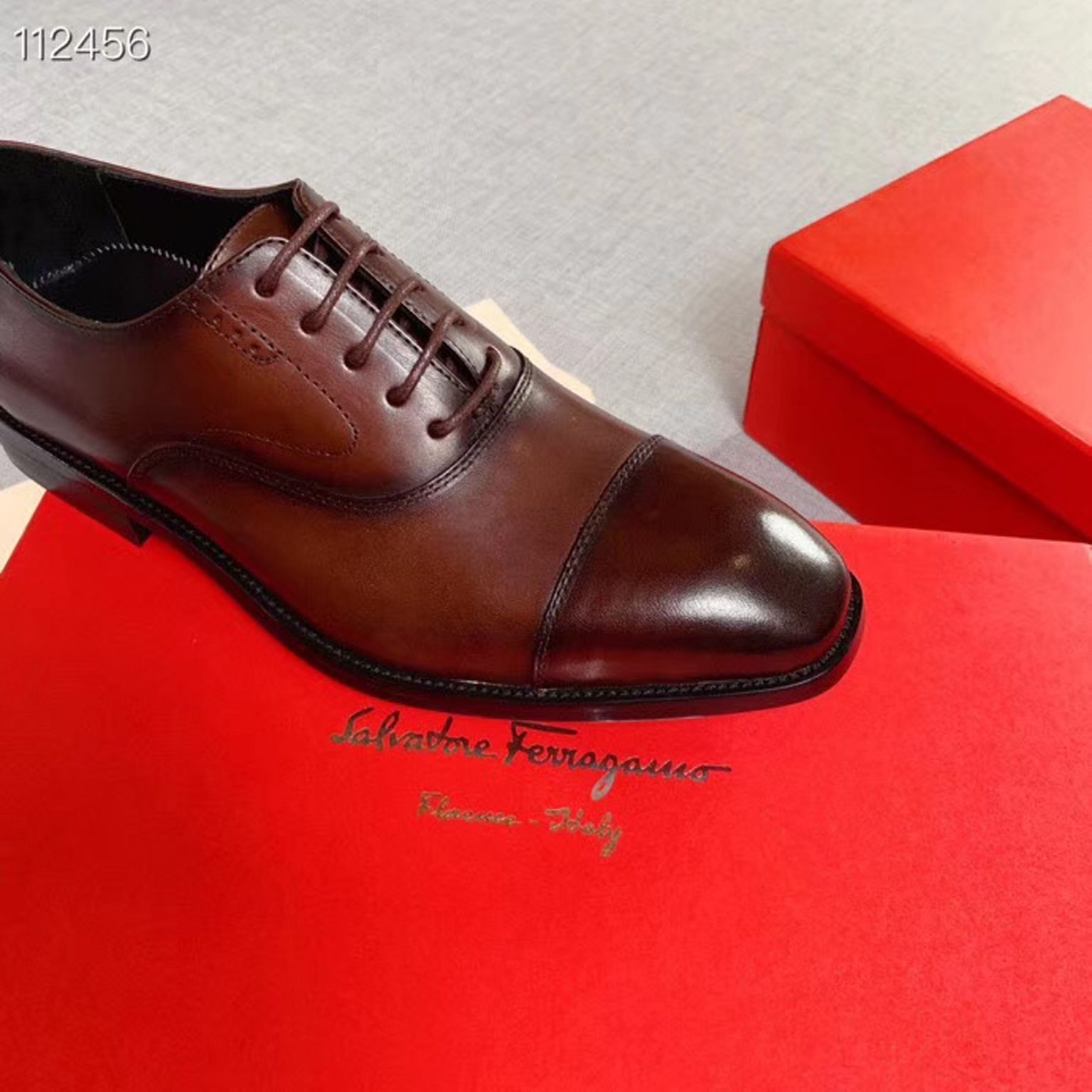 z2161686645415 21cdb8e7fc7ca705ae0319927ff8c5a0 1536x1536 - Giày nam Salvatore Ferragamo siêu cấp MSSC1421