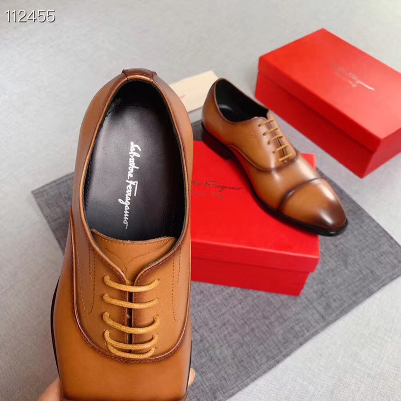 z2161687173676 bcde8c829eb729fd82768866ed0b2a4d 1536x1536 - Giày nam Salvatore Ferragamo siêu cấp MSSC1422