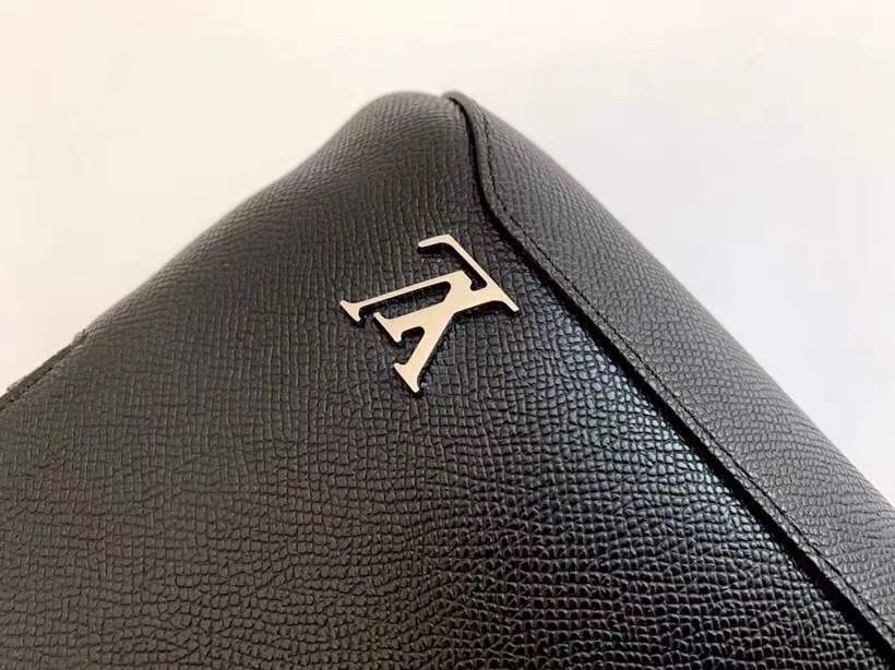 z2176839826789 ee4fd6b7dcf5e4d4584c9d59db11ee0f - T&uacute;i x&aacute;ch nam Louis Vuitton si&ecirc;u cấp MSSC1443