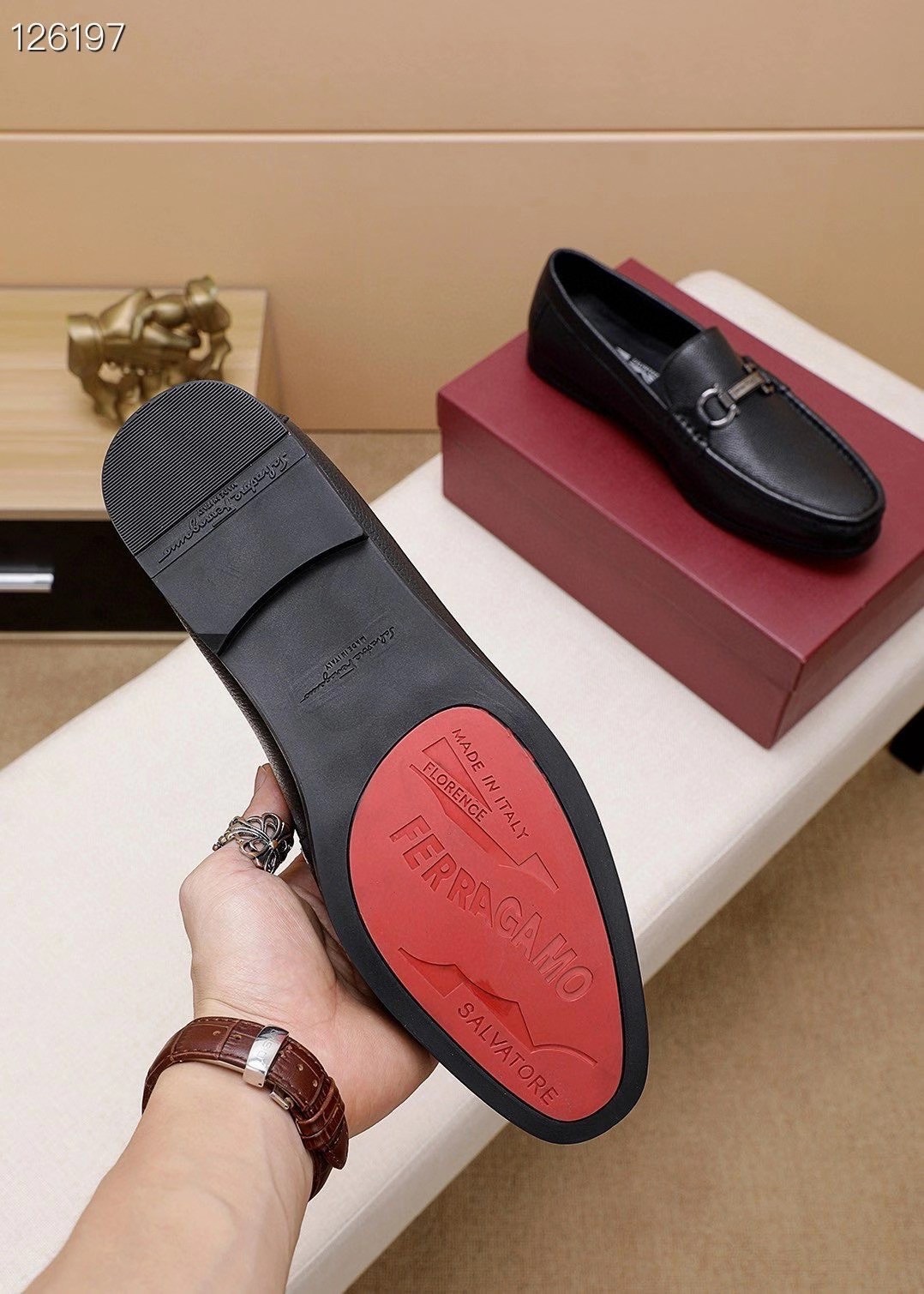 z2226517469588 e49bb2f8e04e703a38e415fc21aaad1d - Giày nam Salvatore Ferragamo siêu cấp MSSC1515 z2226517469588 e49bb2f8e04e703a38e415fc21aaad1d - Giày nam Salvatore Ferragamo siêu cấp MSSC1515