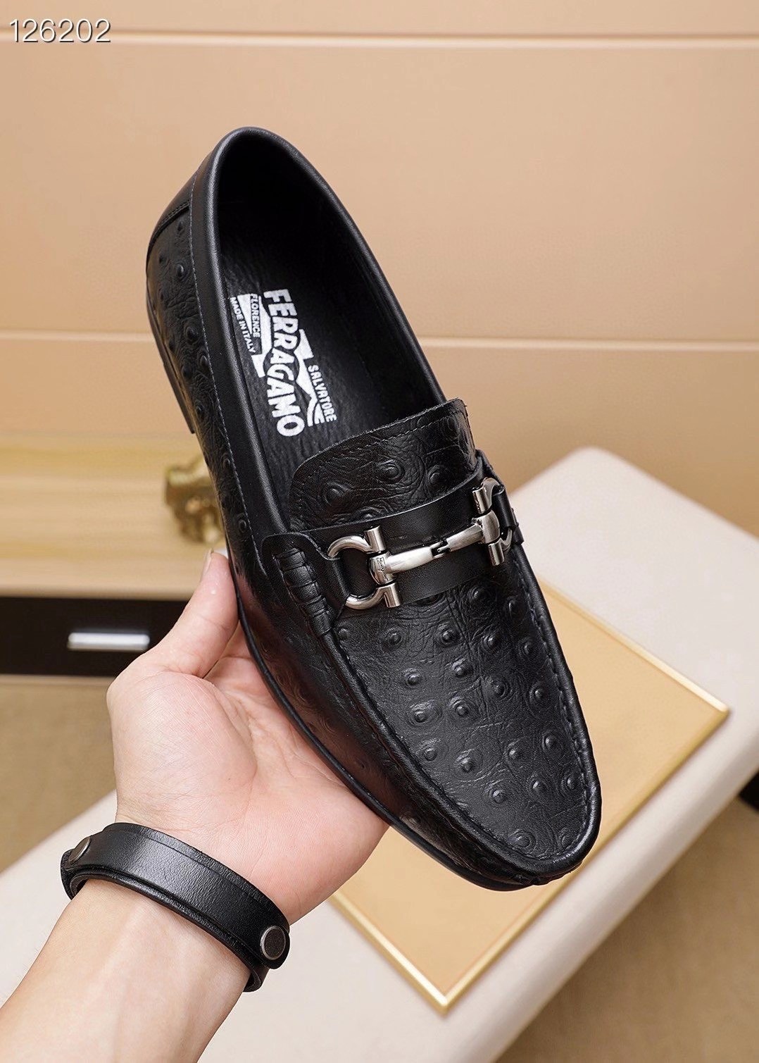 z2226517673034 fd3d7a9350961250dd0c4916a71c7249 - Gi&agrave;y nam Salvatore Ferragamo si&ecirc;u cấp MSSC1516