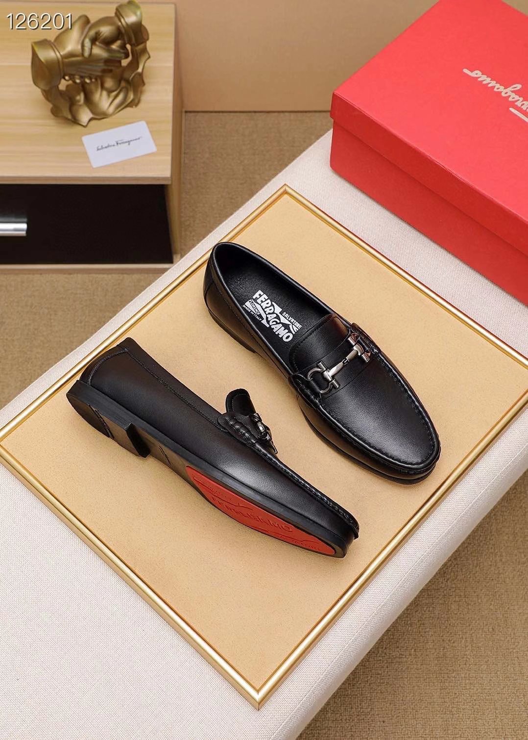 z2226518078541 c6b853cdd514c8e8f950f84c8ae866e5 - Gi&agrave;y nam Salvatore Ferragamo si&ecirc;u cấp MSSC1517
