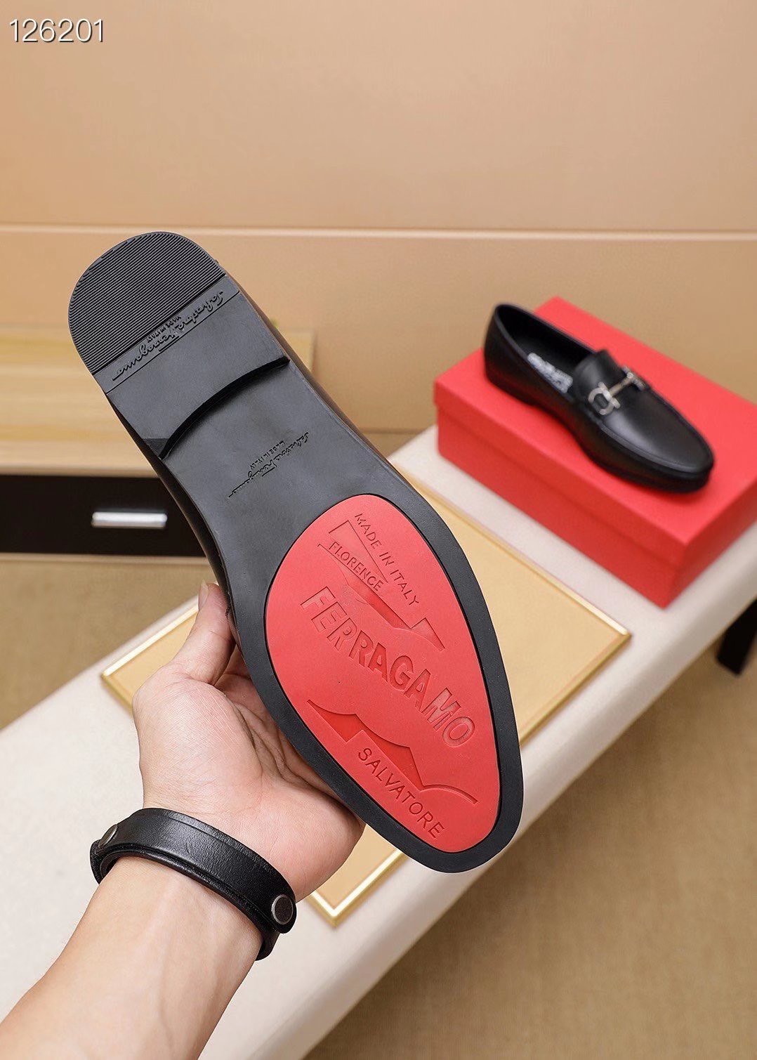 z2226518078771 b5061388a2b4b16cef5394663de7f8c3 - Gi&agrave;y nam Salvatore Ferragamo si&ecirc;u cấp MSSC1517