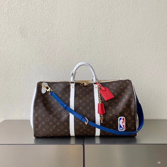 z2246898806039 8fda36dd7384d32ba8099a2e67eddbb9 - T&uacute;i x&aacute;ch nam Louis Vuitton si&ecirc;u cấp TXSC1532