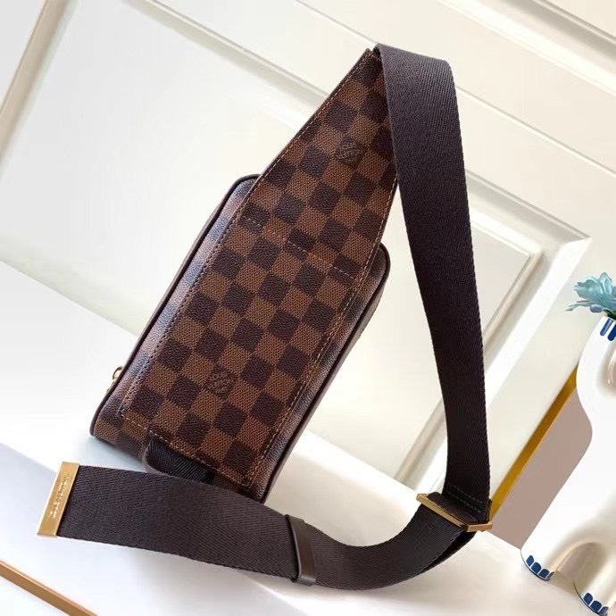 z2269949858979 759f179d8653c7d02e7803fd31abe244 - T&uacute;i x&aacute;ch nam Louis Vuitton si&ecirc;u cấp TXSC1557