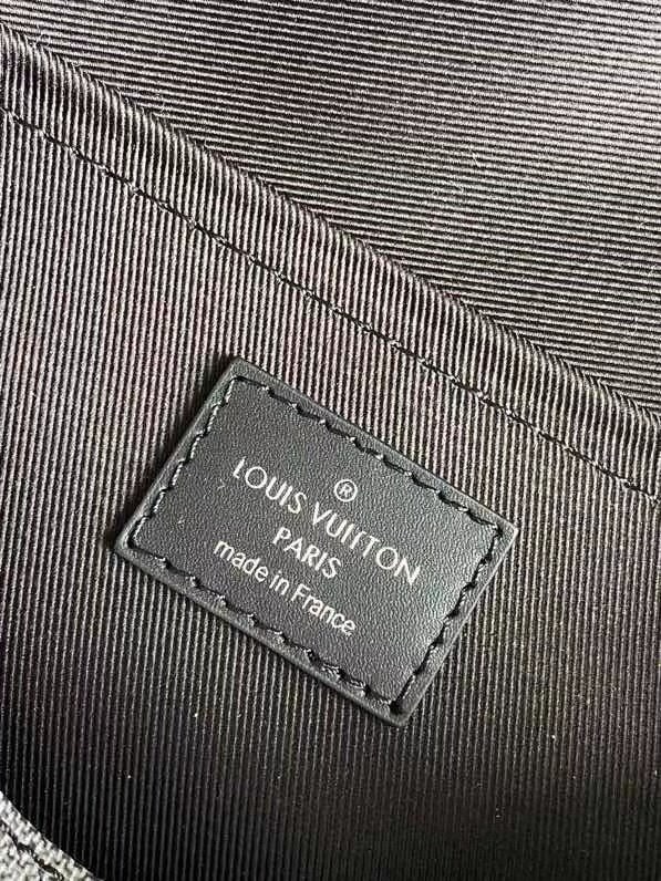 z2279949788095 567a14dbf2e7b39a87310c7635964f04 - T&uacute;i x&aacute;ch nam Louis Vuitton si&ecirc;u cấp TXSC1569