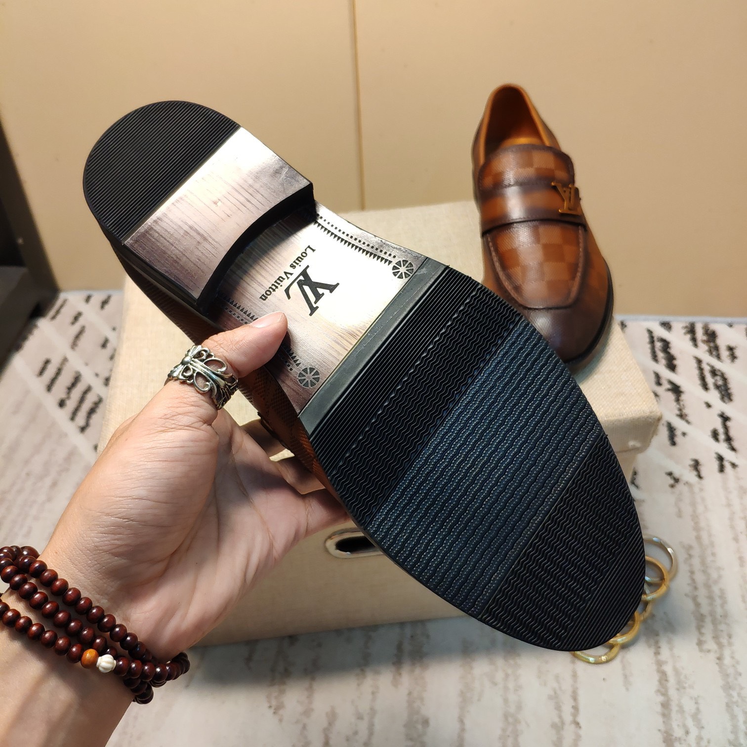 z2369201172195 ded2fba25e2f8861e9ee6e723a43c7c0 - Giày nam Louis Vuitton siêu cấp GNSC1613 z2369201172195 ded2fba25e2f8861e9ee6e723a43c7c0 - Giày nam Louis Vuitton siêu cấp GNSC1613