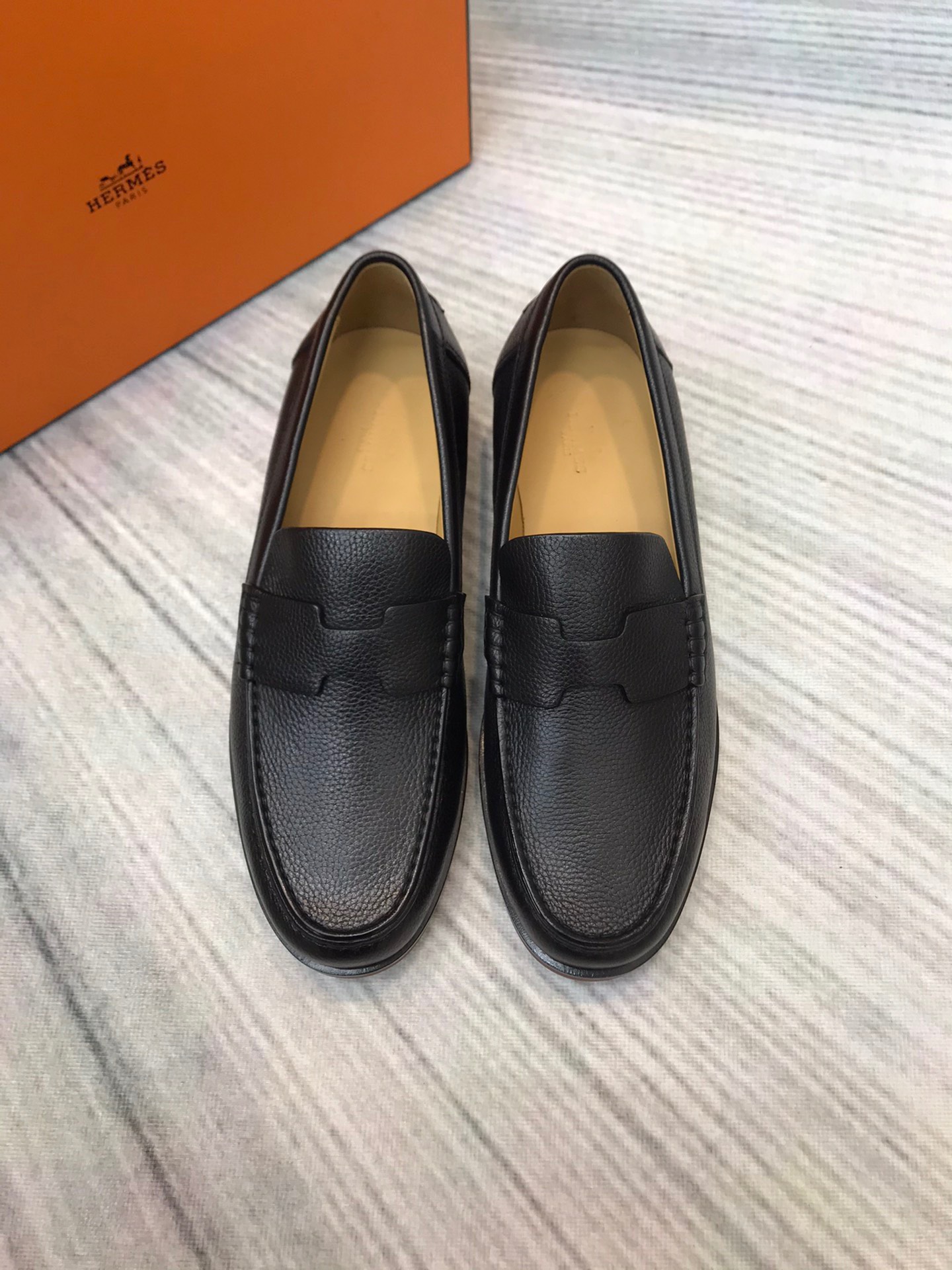 z2385261420021 fedcdbcc353a6167faca316bce459799 - Gi&agrave;y nam Hermes si&ecirc;u cấp GNSC1634