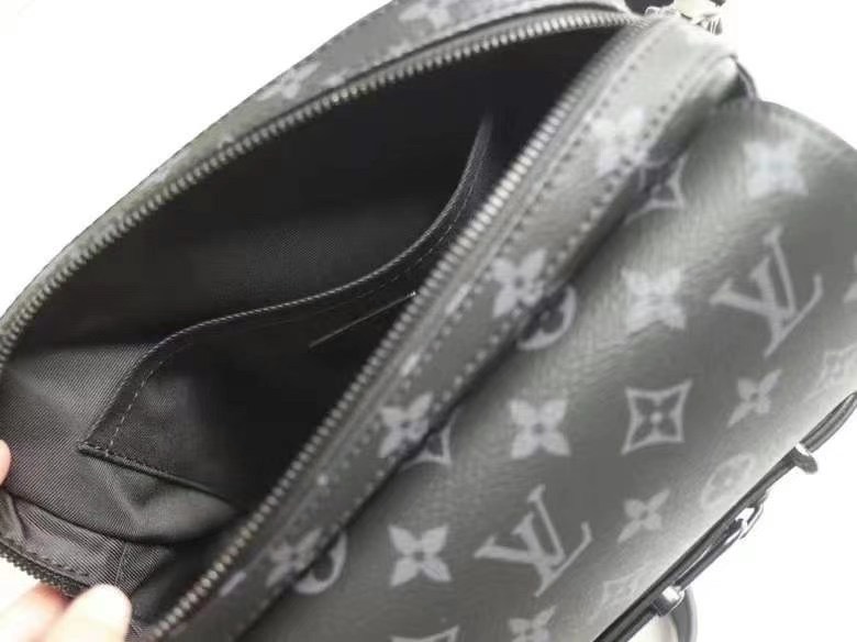 z2399608698307 a5ea69be65a550ca3d86d1f78e120c9d - Túi xách nam Louis Vuitton siêu cấp TXSC1645 z2399608698307 a5ea69be65a550ca3d86d1f78e120c9d - Túi xách nam Louis Vuitton siêu cấp TXSC1645